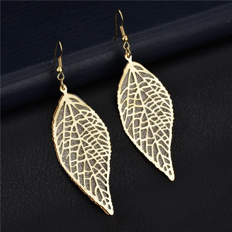 Eye-catching Leaf Drop Long Earrings