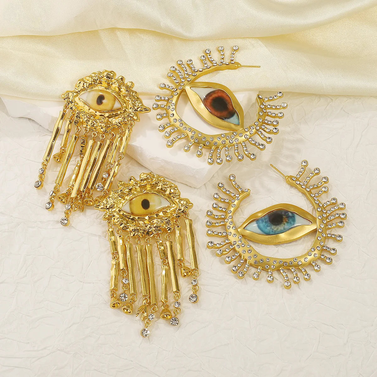 Vintage Eye Earring